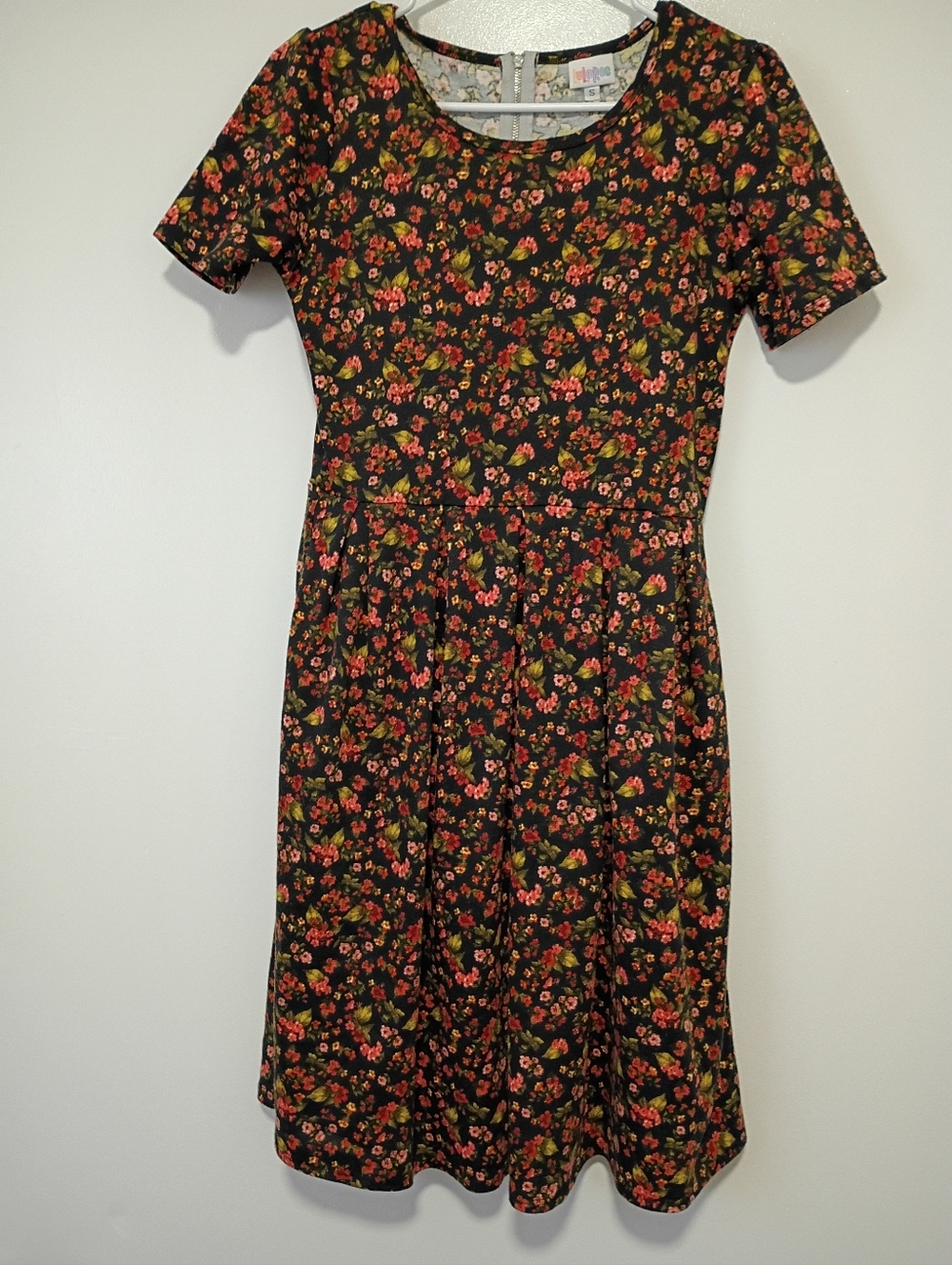 LuLaroe Women's Size Small Stretchy Zipup Short Dress